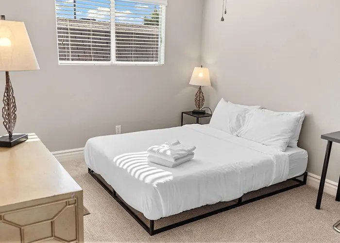 Relaxed - 4br Near Old Town *